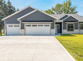 2005 Ridge Haven Ln, Appleton, WI 54913