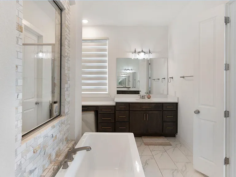 228 Lotti Ln — Photo 15