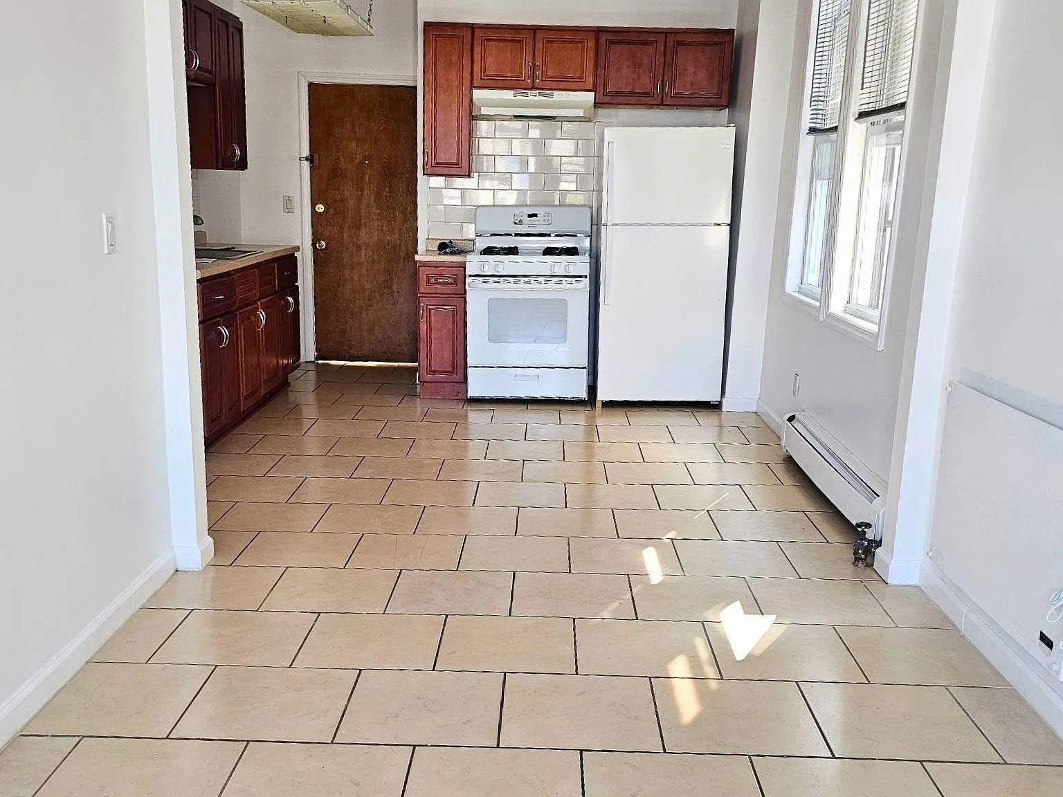2 bed, 1.0 bath, $2,000 — Photo 4