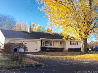 17 Darwyn Dr, Windsor, CT 06095