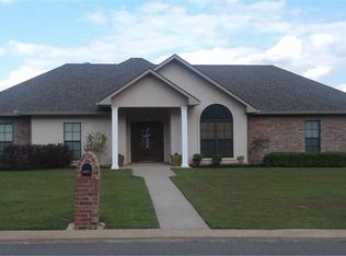 429 Ocho Rios Dr, Pineville, LA 71360