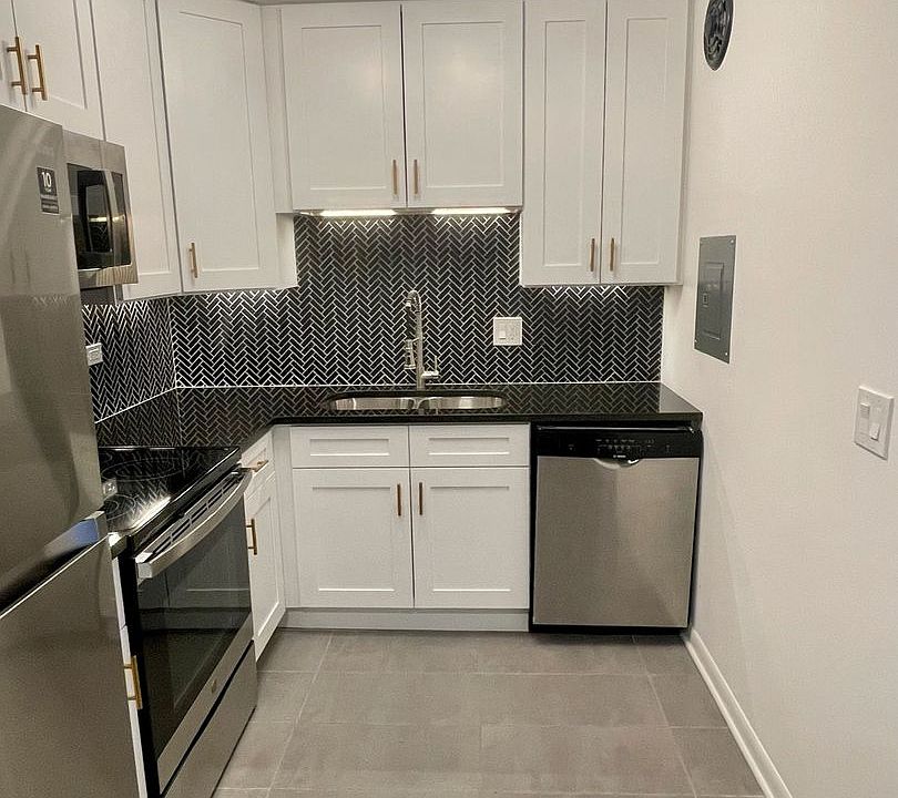 1st image of 720 Washington Blvd #75