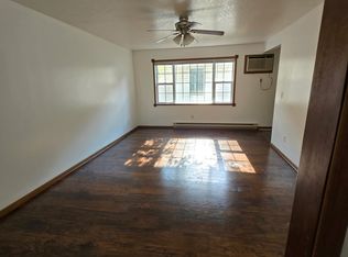 110 E 1st St, Manteno, IL 60950