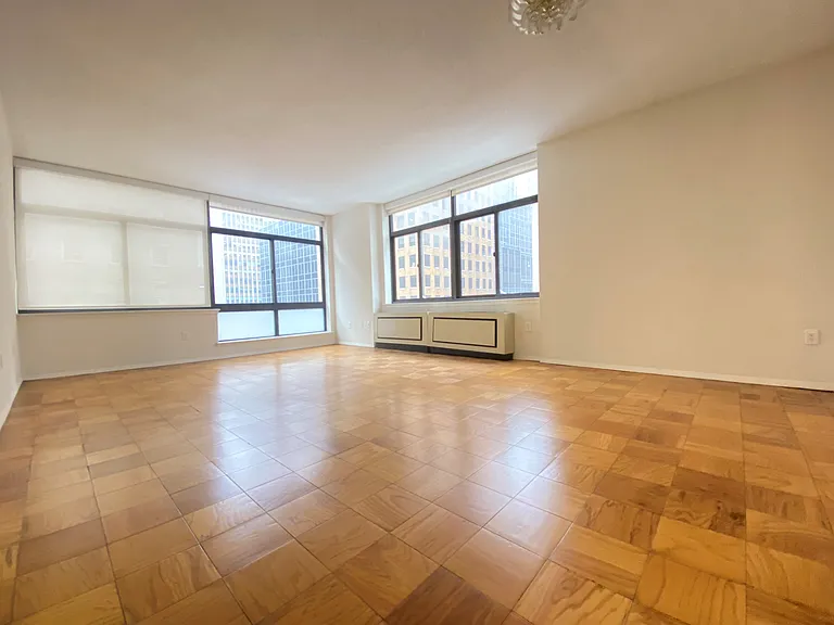 303 E 43rd St #5B — Photo 1