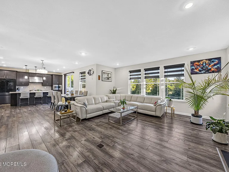 319 Tulip Ct — Photo 20