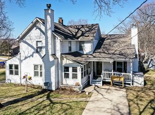 605 E 2nd St, Tonganoxie, KS 66086