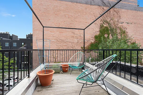 Rented by Compass | media 21