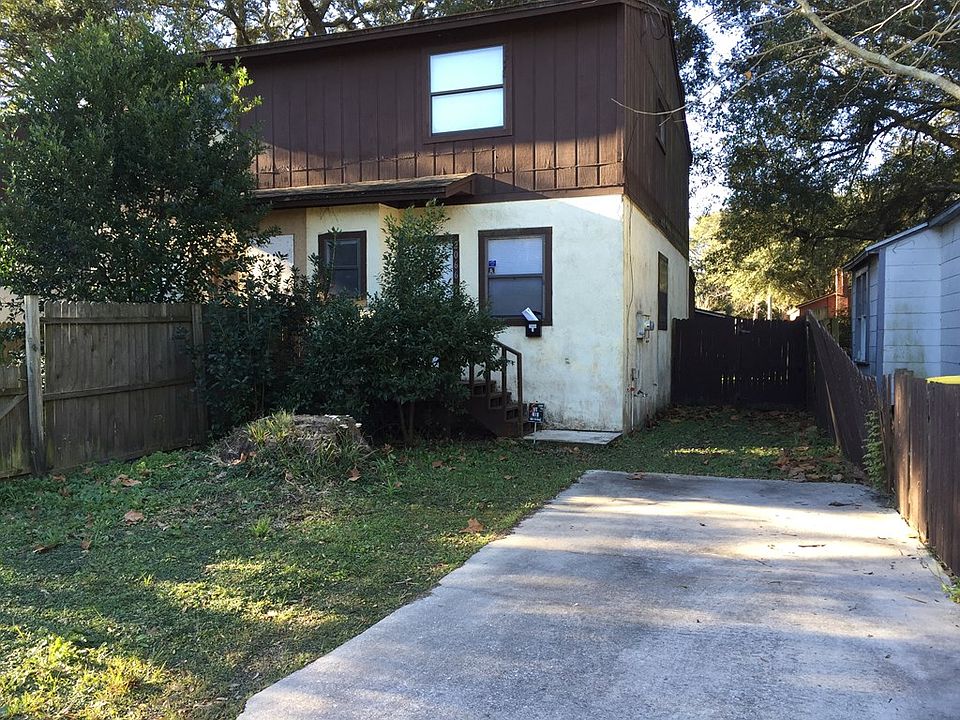 Front of Townhome
