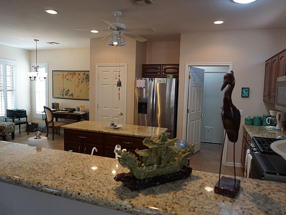 3rd image of 3042 E Peach Tree Dr