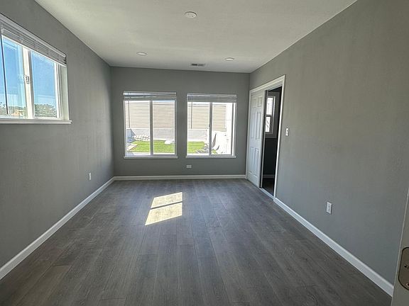 5th image of 2314 Irving St #B