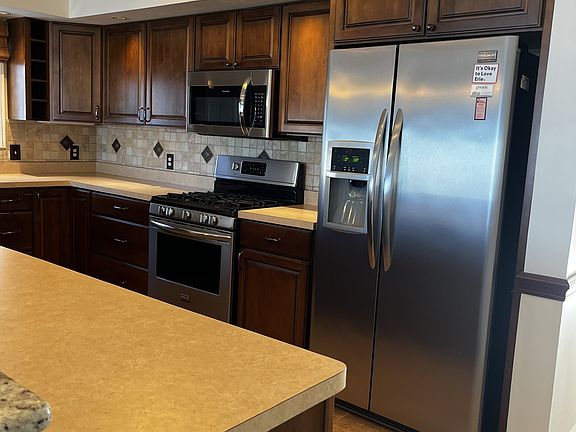 5th image of 634 W 2nd St APT 1-306