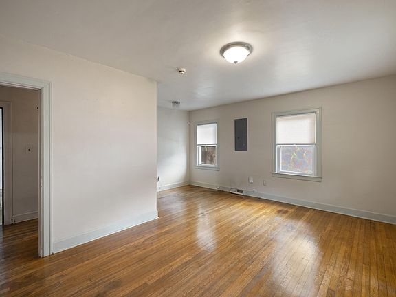 5th image of 177 Avon Ave