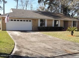 10524 Tanglewilde Dr W, Jacksonville, FL 32257