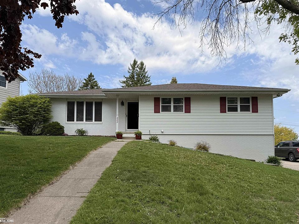 1st image of 222 Hillcrest Dr