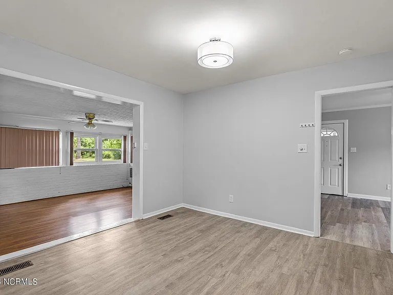 4303 Country Club Rd — Photo 15