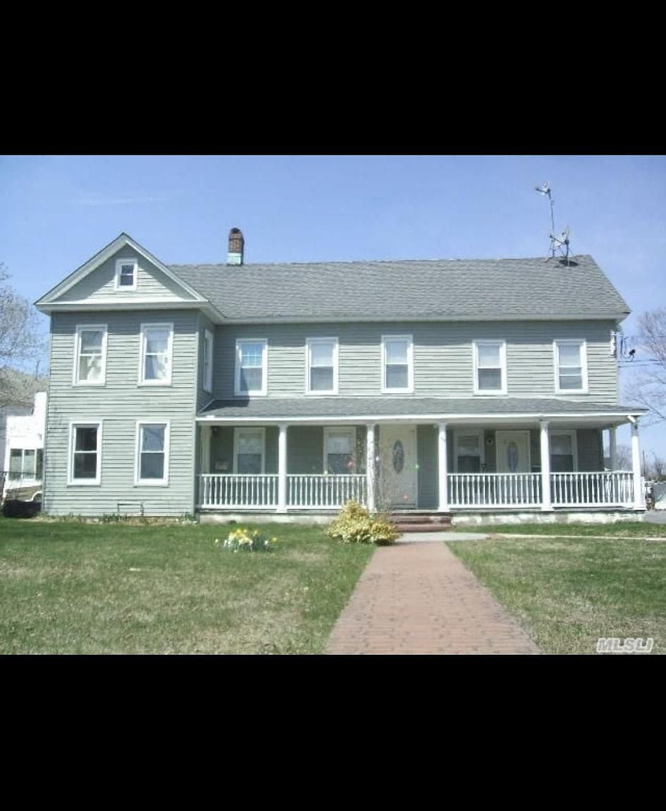 49 Main St, West Sayville, NY 11796 Zillow