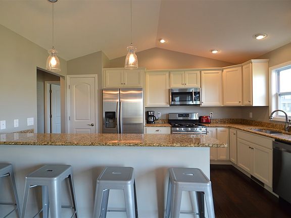 3rd image of 53446 Rose Place Dr