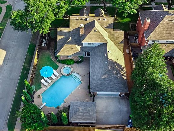 5th image of 296 Park Valley Dr