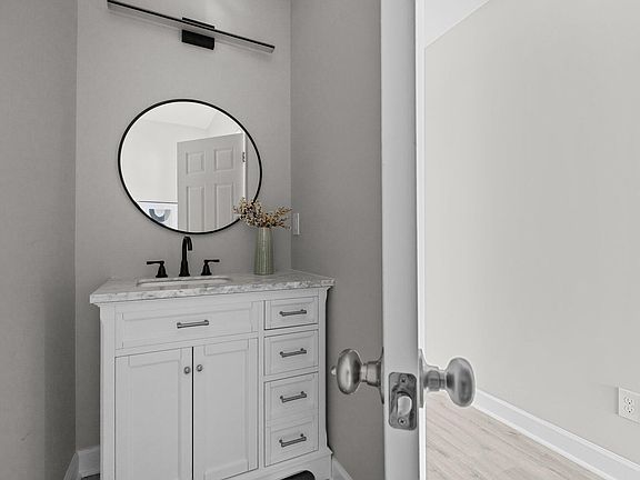 3rd image of 505 Hawfields Rd