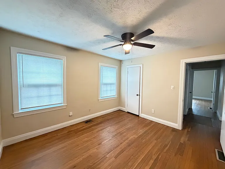 825 Parkway Dr — Photo 13
