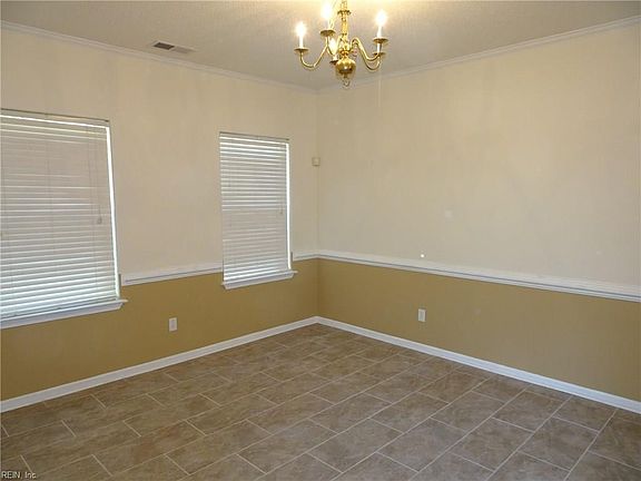 5th image of 3004 Newbury Ct