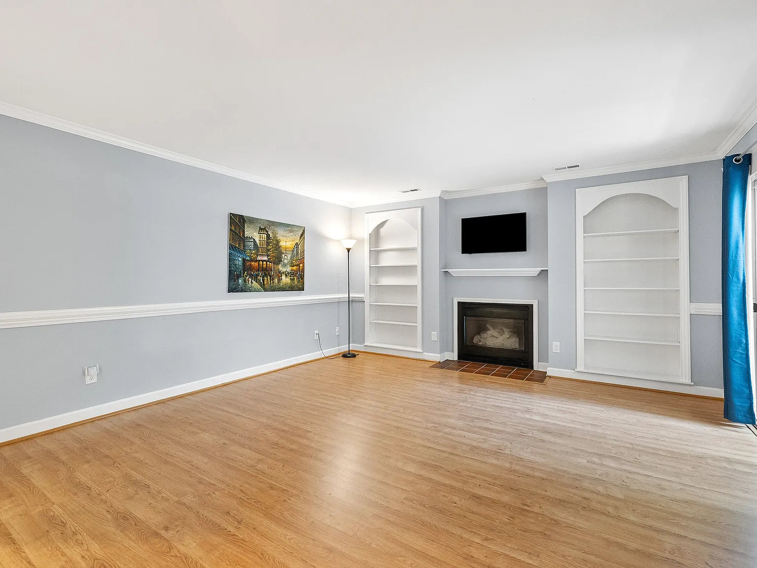 483 Summerwalk Cir — Photo 2