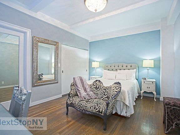 3rd image of 157 E 72nd St APT 9E