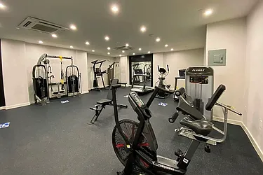 Rented by R New York