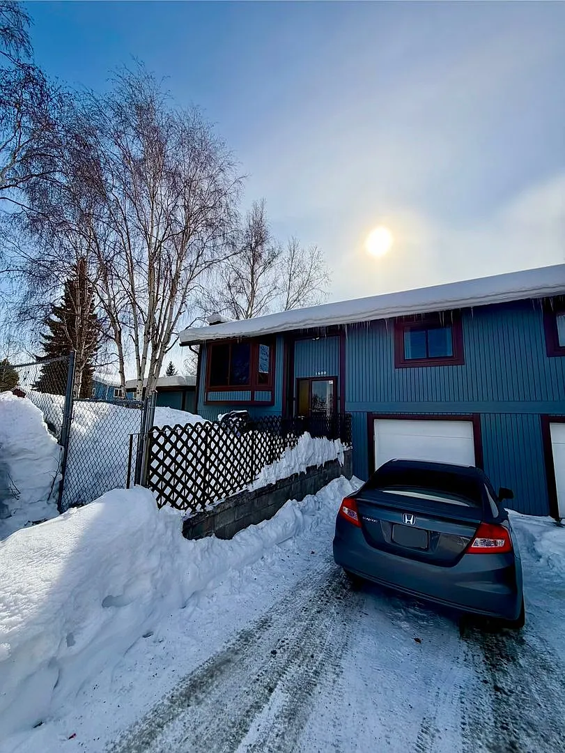 4 Bedroom / Washer& Dryer / Cat Friendly — Photo 2