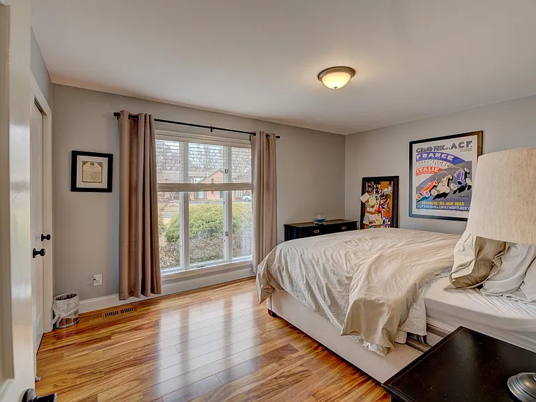 10490 Frontenac Woods Ln — Photo 42