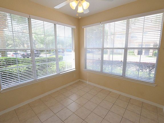 3rd image of 5284 Wellington Park Cir APT A14