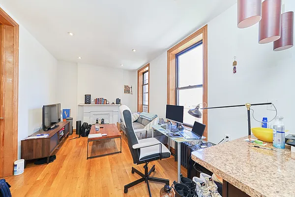 Rented by Living New York | media 9