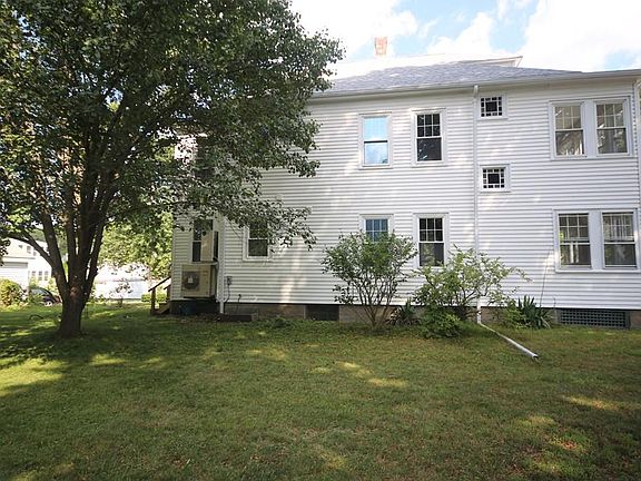 3rd image of 40 Saint James Ave