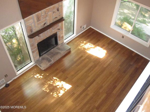 202 Goldmine Ln