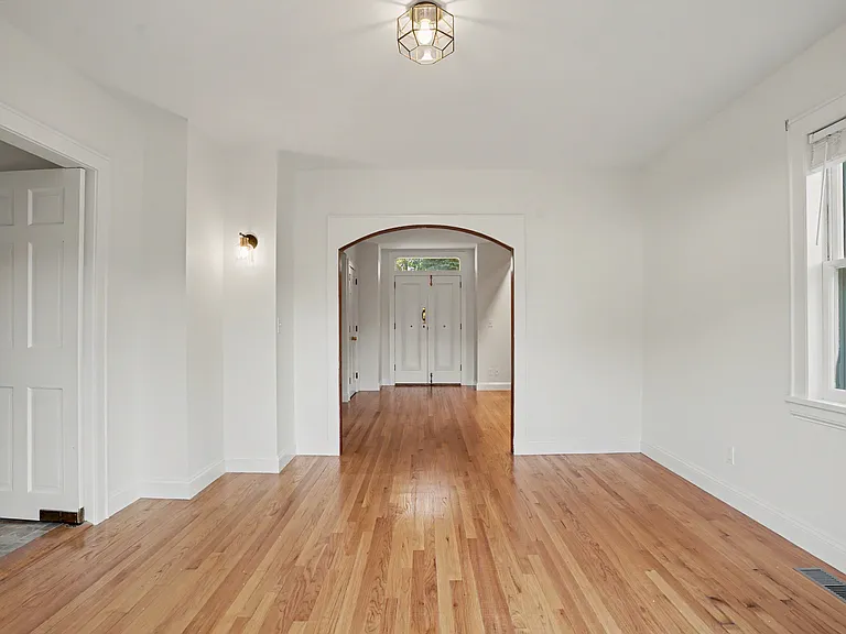 38 W Morgan Ave — Photo 9