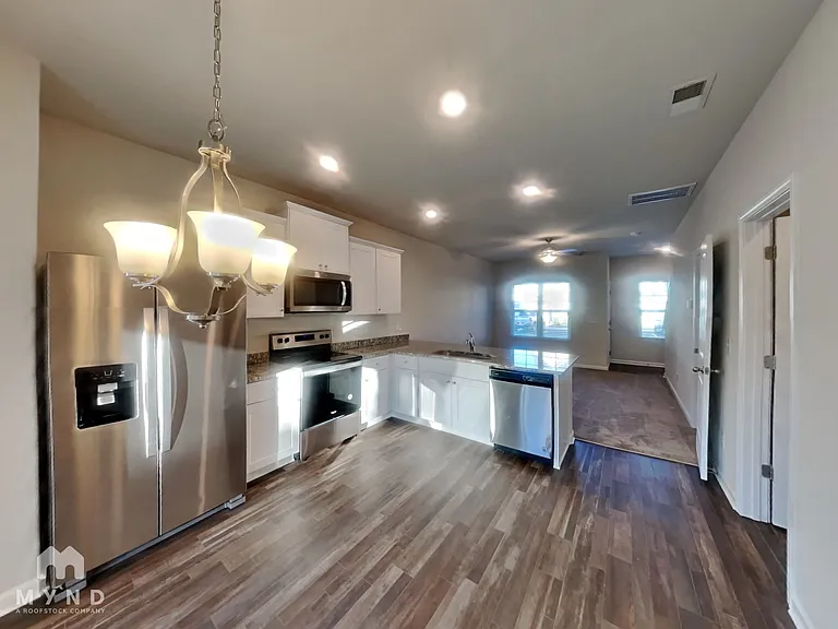 250 Yorktown Ln — Photo 5