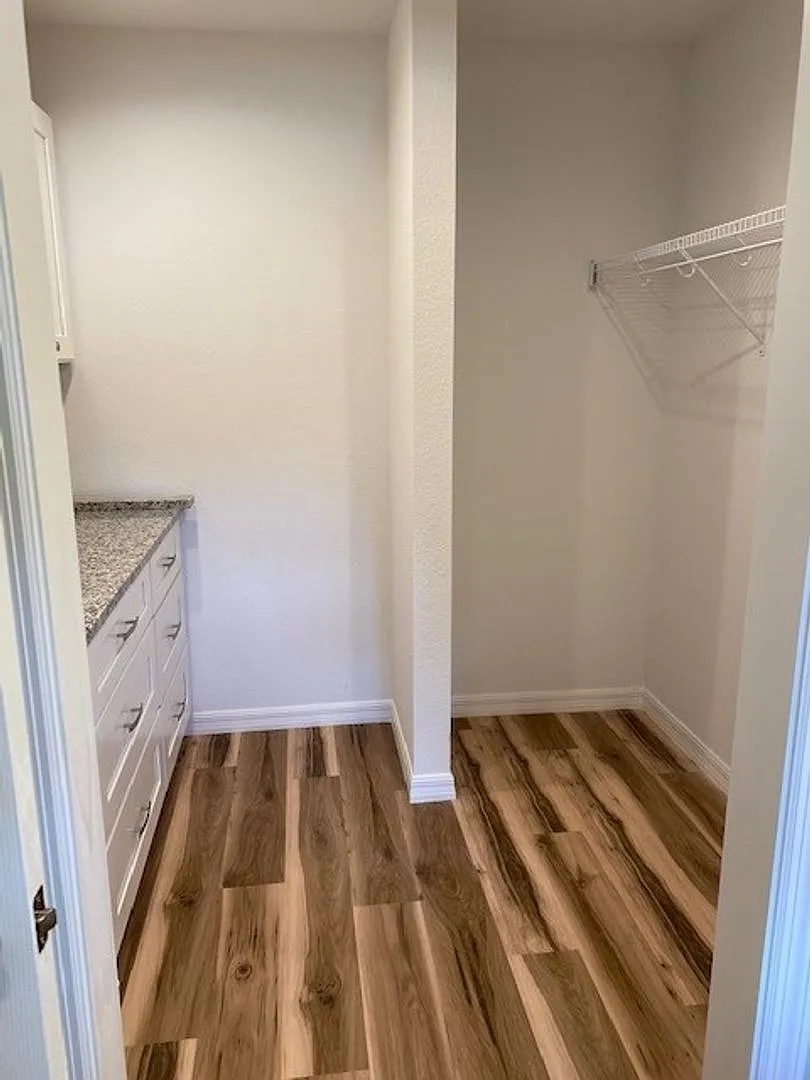 Student Housing — Photo 3