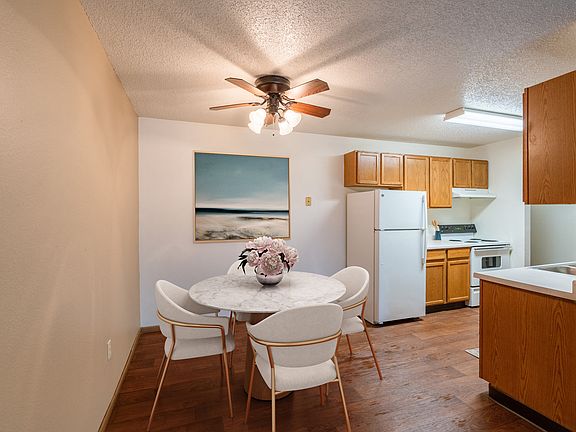 Fargo, ND Country Edge Apartments | Dining