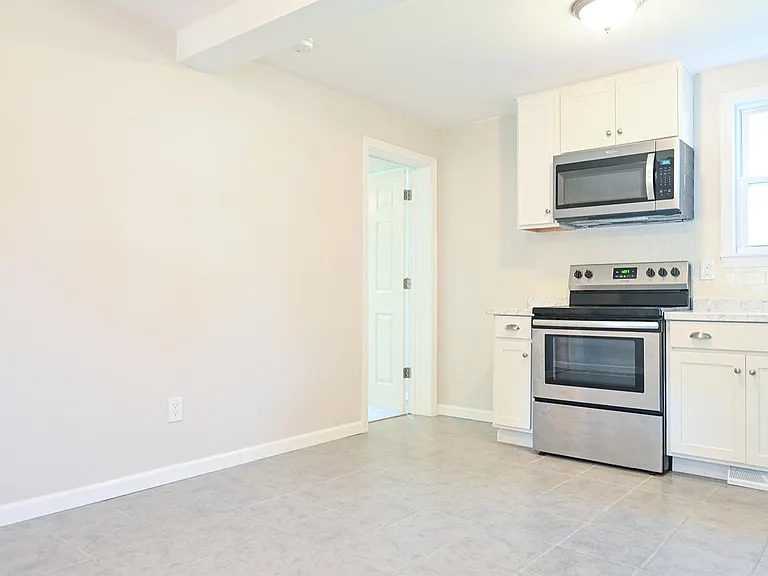 22 Chestnut St #1 — Photo 5