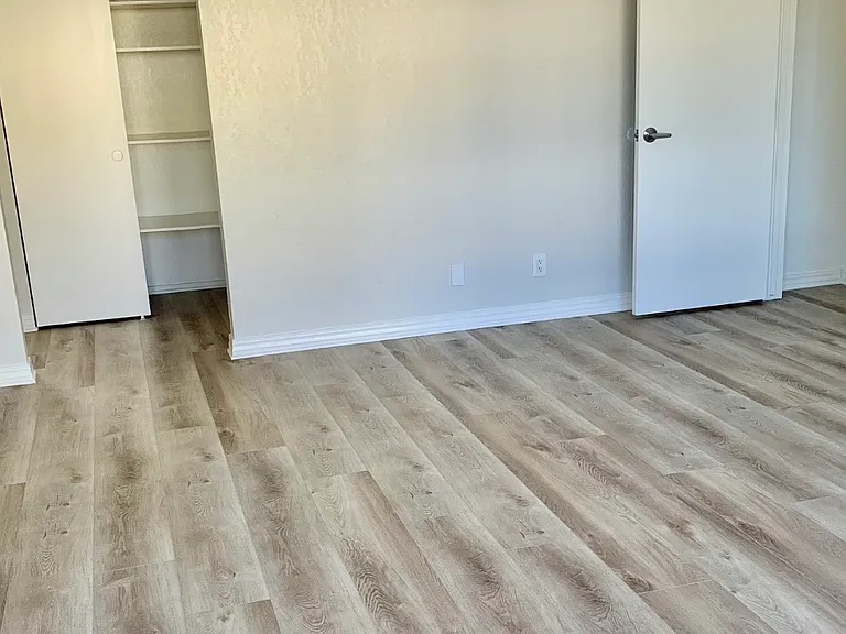 Fair Oaks Garden Apartments — Photo 2