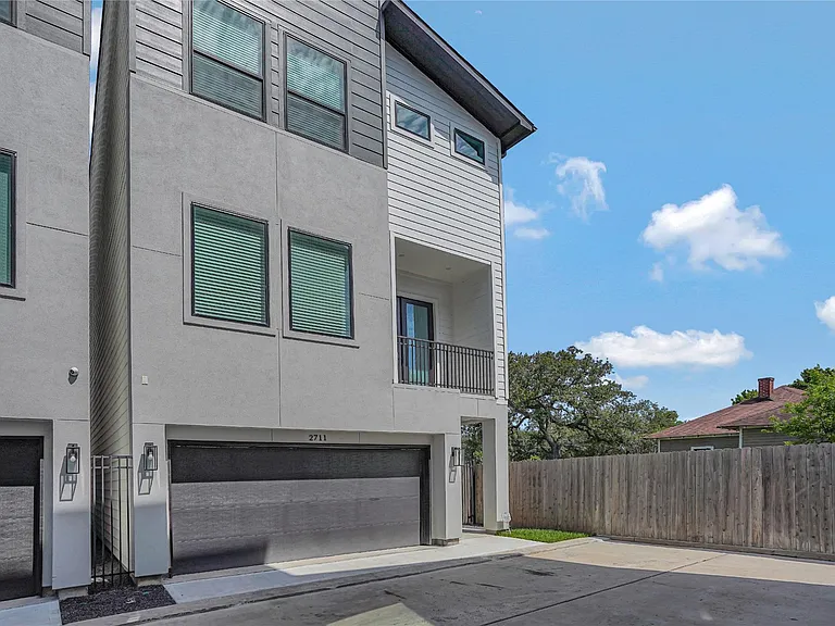 2711 Rosalie St — Photo 29