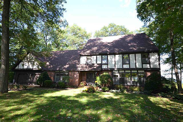 1st image of 15 Greenwood Ln