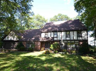 15 Greenwood Ln, Queensbury, NY 12804
