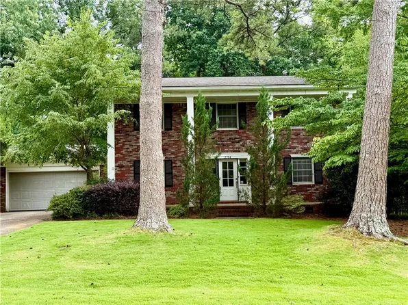 2704 Sunny Ln SE, Marietta, GA 30067