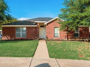 8001 Blue Duck Trl, Arlington, TX 76002