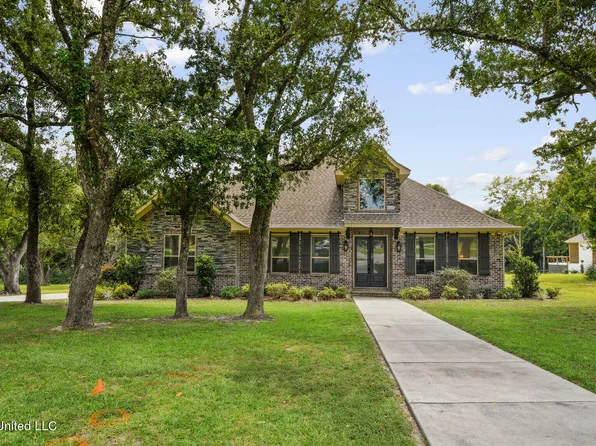 25075 Magnolia Blvd, Pass Christian, MS 39571