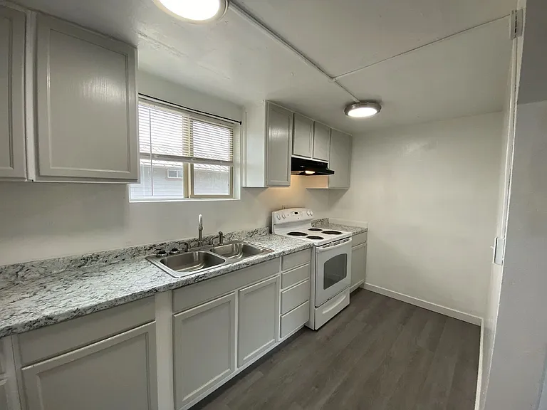 452 Alder St #472 — Photo 7