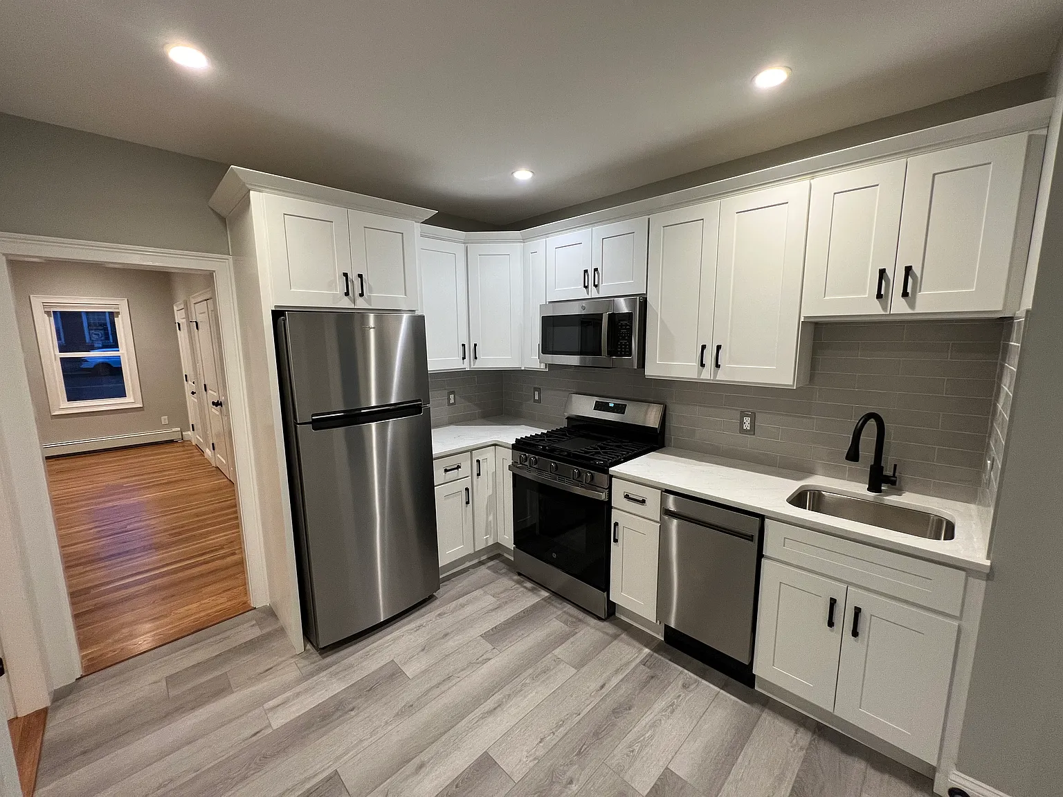 1 bed, 600 sqft, $2,600 — Photo 3