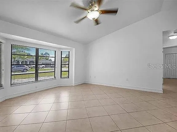 367 Mendoza St — Photo 11