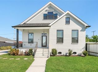 213 Bear Dr, Arabi, LA 70032